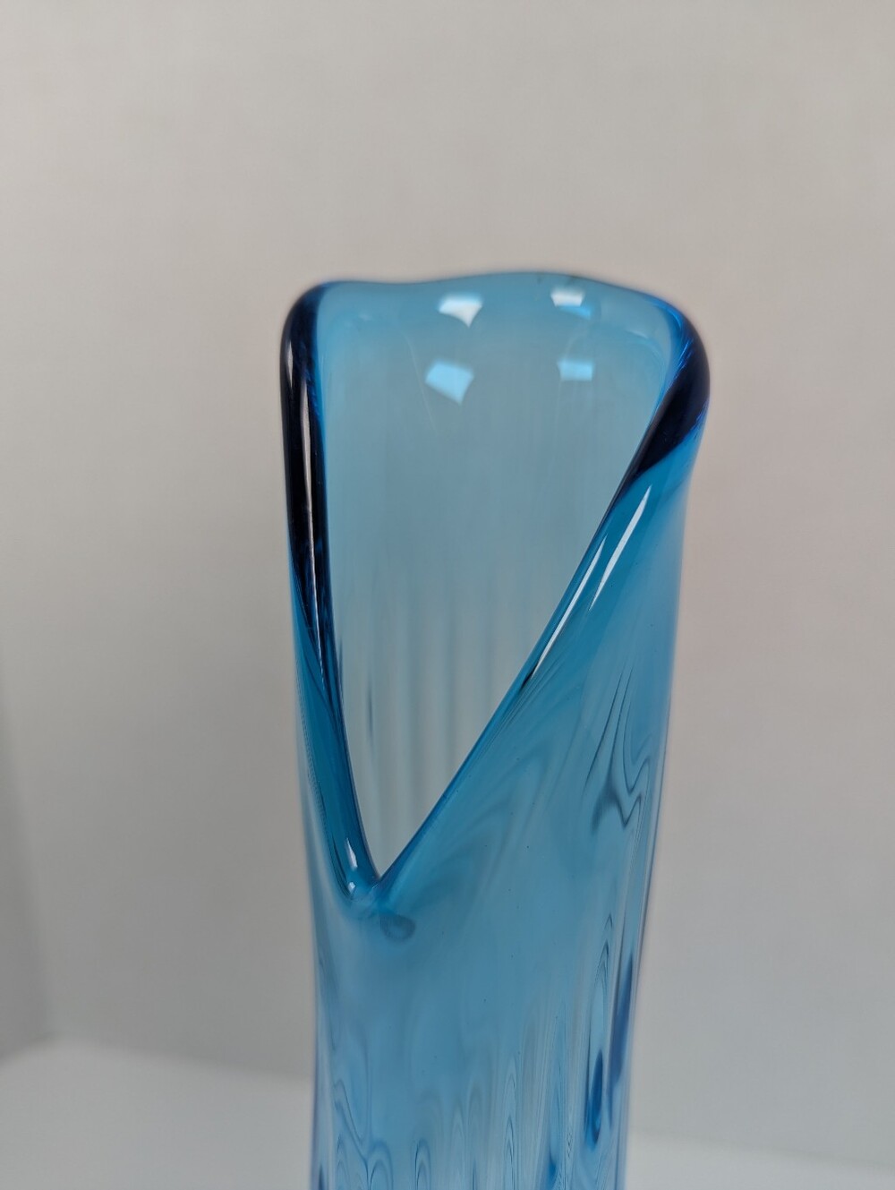 VTG Blue Art Glass Vase 14" Tall Asymmetrical Wavy Rim Faceted Geometric Base - Picture 3 of 12